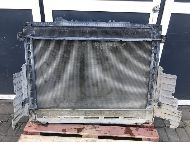 DAF CF Euro 6 - Radiateur voor Vrachtwagen: afbeelding 2 DAF CF Euro 6 - Radiateur voor Vrachtwagen: afbeelding 2