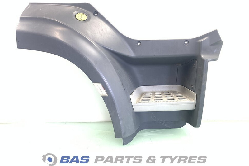 DAF CF Euro 6 Opstap Rechts DAF 1835113 - Carrosserie en exterieur voor Vrachtwagen: afbeelding 1 DAF CF Euro 6 Opstap Rechts DAF 1835113 - Carrosserie en exterieur voor Vrachtwagen: afbeelding 1