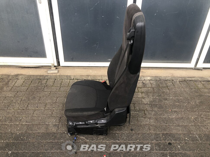 DAF XF106 - Zitplaats voor Vrachtwagen: afbeelding 2 DAF XF106 - Zitplaats voor Vrachtwagen: afbeelding 2