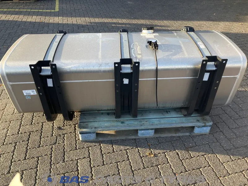MAN Brandstoftank MAN 700 Liter 81122015710 - Brandstoftank voor Vrachtwagen: afbeelding 3 MAN Brandstoftank MAN 700 Liter 81122015710 - Brandstoftank voor Vrachtwagen: afbeelding 3