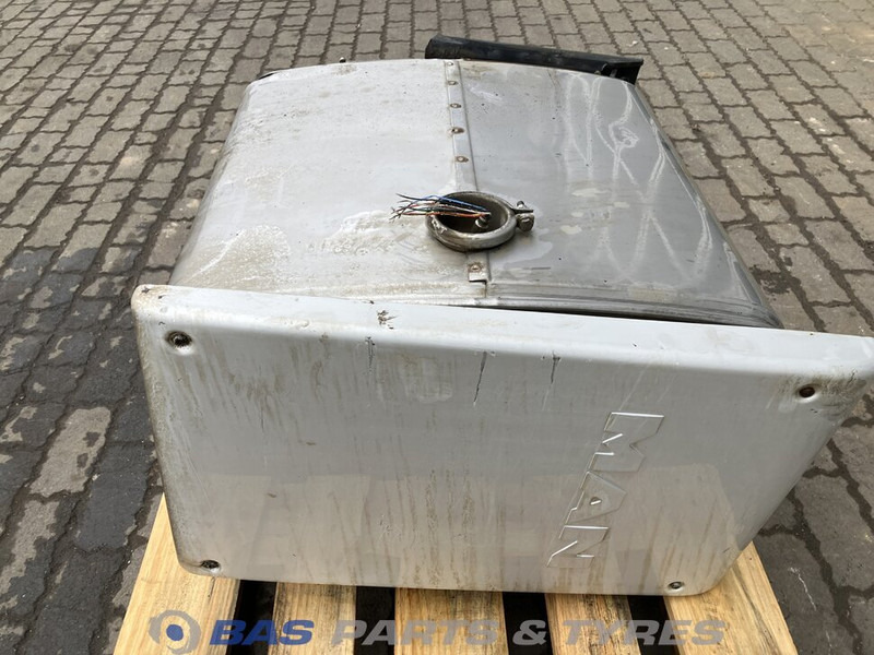 MAN Uitlaatdemper MAN 81151030039 - Geluiddemper voor Vrachtwagen: afbeelding 4 MAN Uitlaatdemper MAN 81151030039 - Geluiddemper voor Vrachtwagen: afbeelding 4