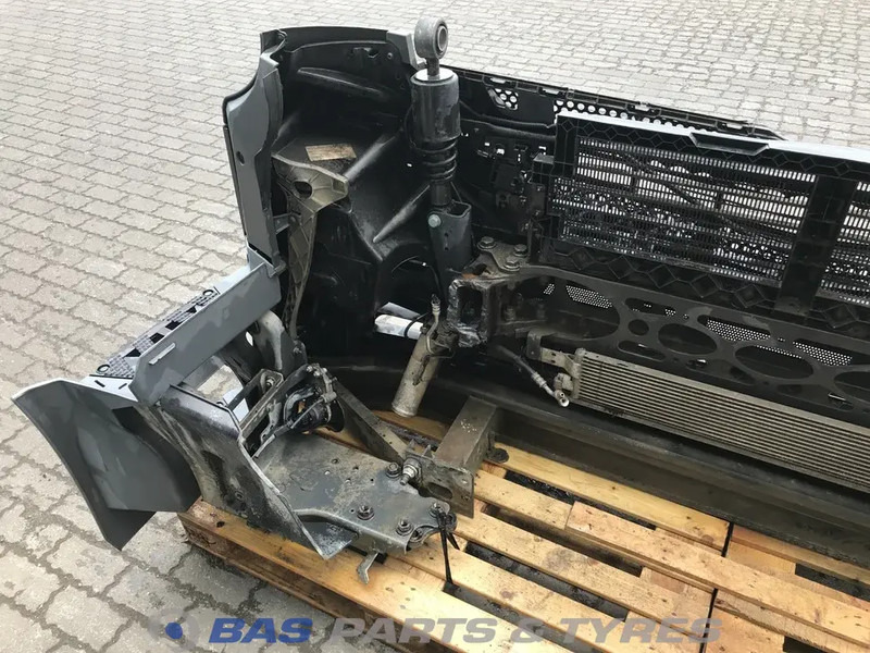 Mercedes-Benz Actros MP4 Bumper Mercedes A 960 310 23 22 - Bumper voor Vrachtwagen: afbeelding 4 Mercedes-Benz Actros MP4 Bumper Mercedes A 960 310 23 22 - Bumper voor Vrachtwagen: afbeelding 4
