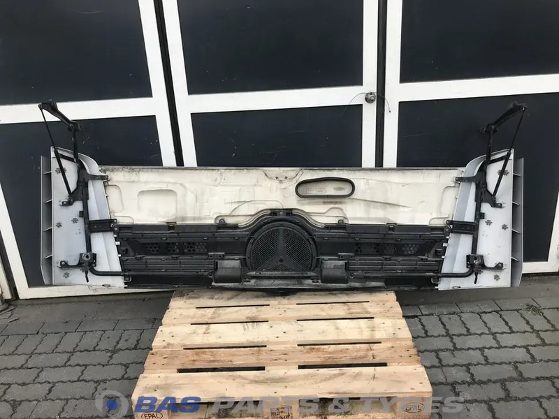 Mercedes-Benz Actros MP4 Frontklep Mercedes A 960 750 15 67 - Rooster voor Vrachtwagen: afbeelding 4 Mercedes-Benz Actros MP4 Frontklep Mercedes A 960 750 15 67 - Rooster voor Vrachtwagen: afbeelding 4