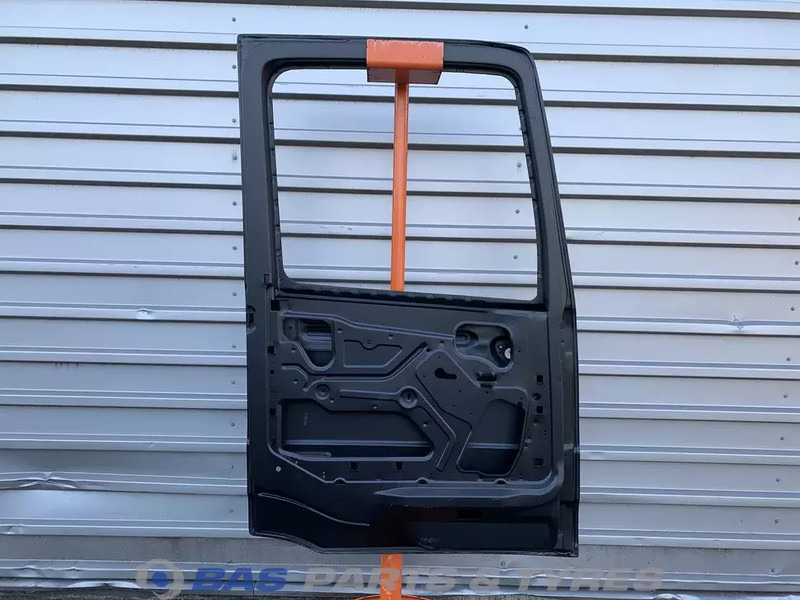 Mercedes-Benz Actros MP4 - Deur en onderdelen voor Vrachtwagen: afbeelding 2 Mercedes-Benz Actros MP4 - Deur en onderdelen voor Vrachtwagen: afbeelding 2