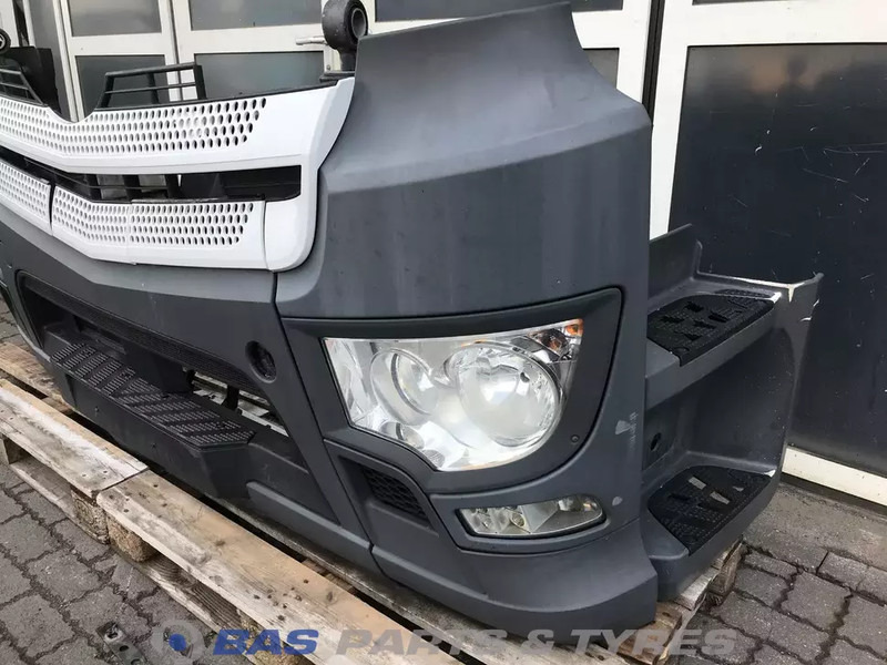 Mercedes-Benz Antos MP4 - Bumper voor Vrachtwagen: afbeelding 2 Mercedes-Benz Antos MP4 - Bumper voor Vrachtwagen: afbeelding 2