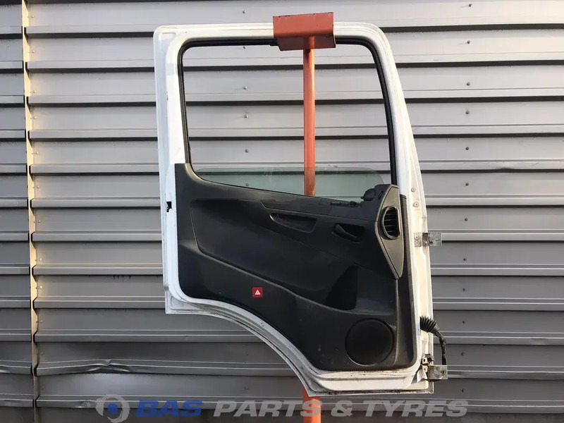 Mercedes-Benz Atego Portier Links Mercedes A 940 720 03 05 - Deur en onderdelen voor Vrachtwagen: afbeelding 2 Mercedes-Benz Atego Portier Links Mercedes A 940 720 03 05 - Deur en onderdelen voor Vrachtwagen: afbeelding 2