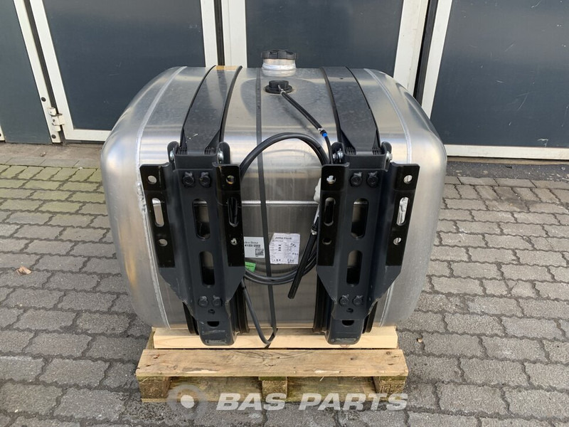Mercedes-Benz Brandstoftank Mercedes 360 Liter A 960 470 51 04 - Brandstoftank voor Vrachtwagen: afbeelding 3 Mercedes-Benz Brandstoftank Mercedes 360 Liter A 960 470 51 04 - Brandstoftank voor Vrachtwagen: afbeelding 3