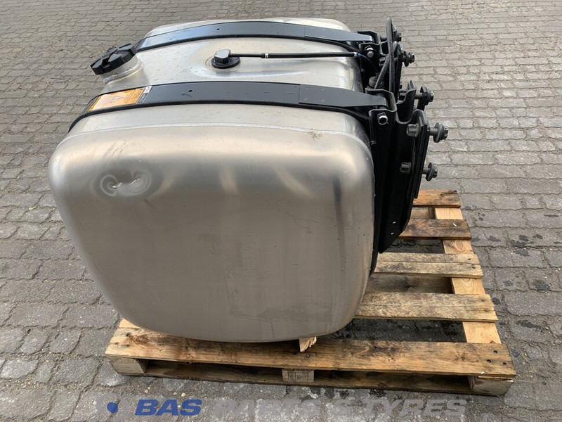 Mercedes-Benz Brandstoftank Mercedes 360 Liter A 960 470 51 04 - Brandstoftank voor Vrachtwagen: afbeelding 2 Mercedes-Benz Brandstoftank Mercedes 360 Liter A 960 470 51 04 - Brandstoftank voor Vrachtwagen: afbeelding 2