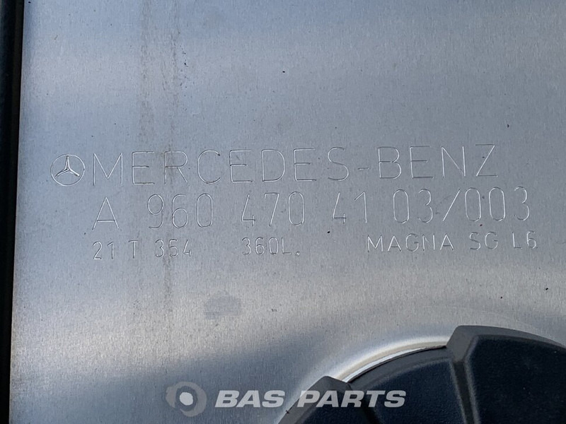 Mercedes-Benz Brandstoftank Mercedes 360 Liter A 960 470 51 04 - Brandstoftank voor Vrachtwagen: afbeelding 5 Mercedes-Benz Brandstoftank Mercedes 360 Liter A 960 470 51 04 - Brandstoftank voor Vrachtwagen: afbeelding 5