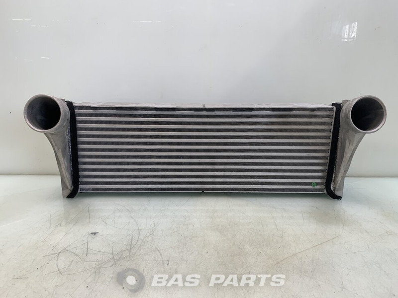 Mercedes-Benz - Intercooler voor Vrachtwagen: afbeelding 1 Mercedes-Benz - Intercooler voor Vrachtwagen: afbeelding 1