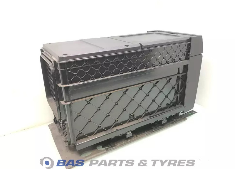 Mercedes-Benz Actros MP4 Koelkast Mercedes 36 Liter A 960 820 03 06 - Onderdelen voor Vrachtwagen: afbeelding 4 Mercedes-Benz Actros MP4 Koelkast Mercedes 36 Liter A 960 820 03 06 - Onderdelen voor Vrachtwagen: afbeelding 4