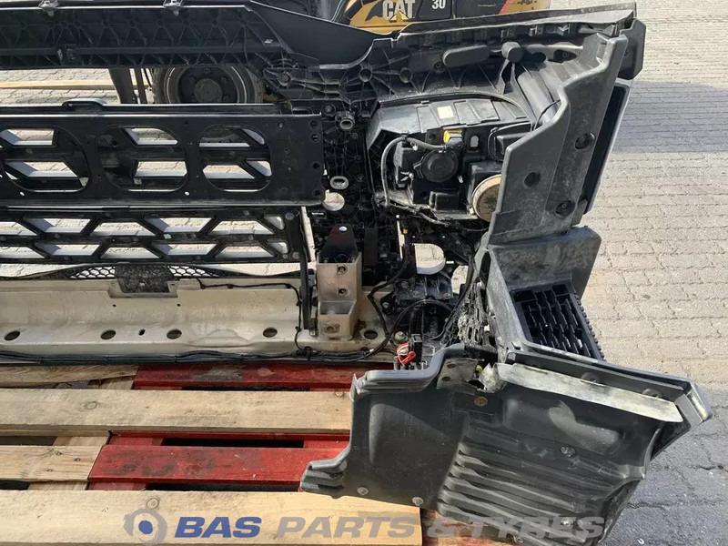 Renault T-Serie Bumper Renault 7482291437 - Bumper voor Vrachtwagen: afbeelding 5 Renault T-Serie Bumper Renault 7482291437 - Bumper voor Vrachtwagen: afbeelding 5