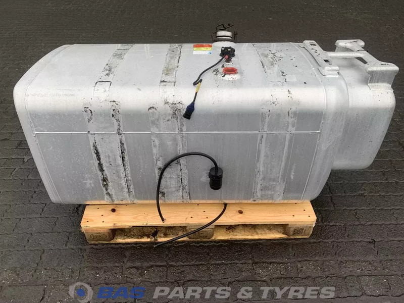 Scania Brandstoftank Scania 710 Liter 2532047 - Brandstoftank voor Vrachtwagen: afbeelding 3 Scania Brandstoftank Scania 710 Liter 2532047 - Brandstoftank voor Vrachtwagen: afbeelding 3