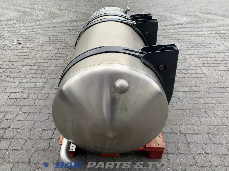 Scania LNG tank Scania 352 Liter 1776103 - Brandstoftank voor Vrachtwagen: afbeelding 2 Scania LNG tank Scania 352 Liter 1776103 - Brandstoftank voor Vrachtwagen: afbeelding 2