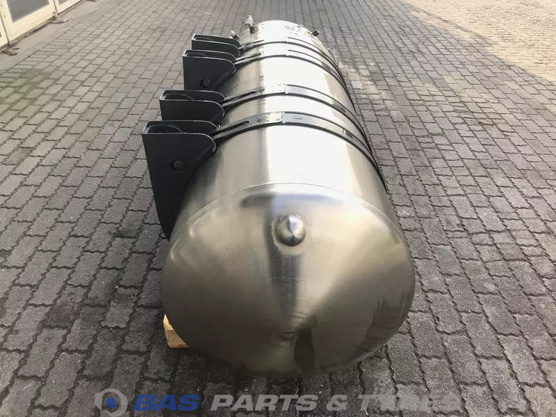 Scania LNG tank Scania 406 Liter 1776103 - Brandstoftank voor Vrachtwagen: afbeelding 4 Scania LNG tank Scania 406 Liter 1776103 - Brandstoftank voor Vrachtwagen: afbeelding 4