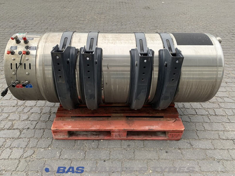 Scania LNG tank Scania 406 Liter 1776103 - Brandstoftank voor Vrachtwagen: afbeelding 1 Scania LNG tank Scania 406 Liter 1776103 - Brandstoftank voor Vrachtwagen: afbeelding 1