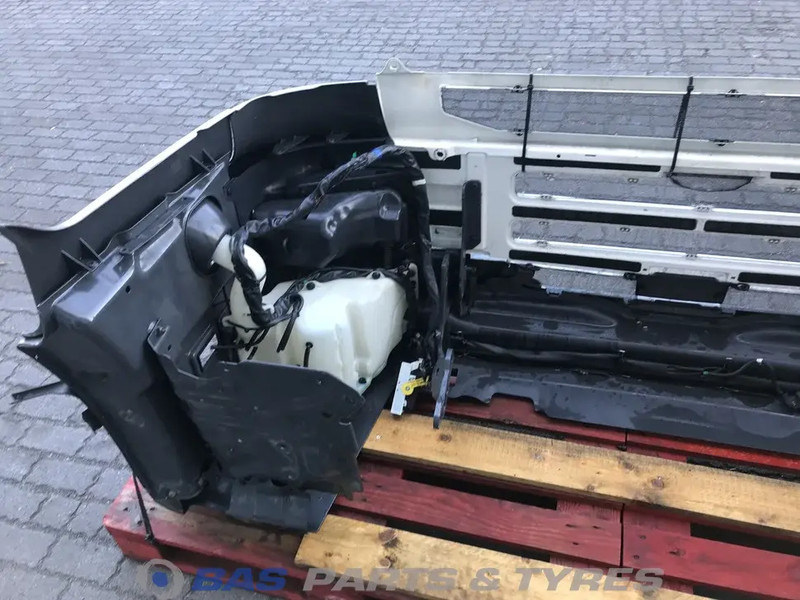 Scania R-Serie Bumper Scania 1885940 - Bumper voor Vrachtwagen: afbeelding 4 Scania R-Serie Bumper Scania 1885940 - Bumper voor Vrachtwagen: afbeelding 4