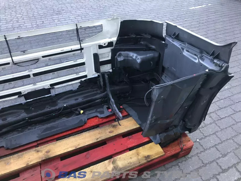 Scania R-Serie Bumper Scania 1885940 - Bumper voor Vrachtwagen: afbeelding 5 Scania R-Serie Bumper Scania 1885940 - Bumper voor Vrachtwagen: afbeelding 5