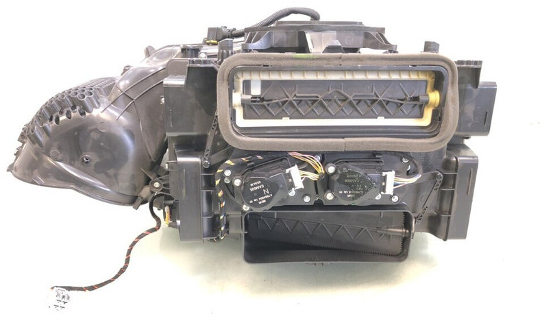 Volvo Airco systeem Volvo 84476105 - Verwarming/ Ventilatie voor Vrachtwagen: afbeelding 3 Volvo Airco systeem Volvo 84476105 - Verwarming/ Ventilatie voor Vrachtwagen: afbeelding 3