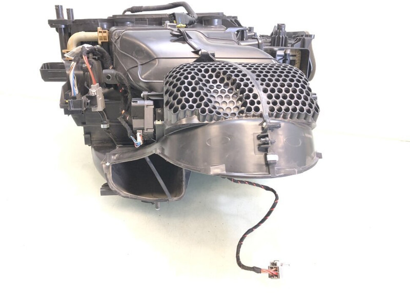 Volvo Airco systeem Volvo 84476105 - Verwarming/ Ventilatie voor Vrachtwagen: afbeelding 2 Volvo Airco systeem Volvo 84476105 - Verwarming/ Ventilatie voor Vrachtwagen: afbeelding 2