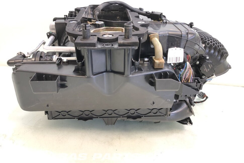 Volvo Airco systeem Volvo 84476105 - Verwarming/ Ventilatie voor Vrachtwagen: afbeelding 1 Volvo Airco systeem Volvo 84476105 - Verwarming/ Ventilatie voor Vrachtwagen: afbeelding 1