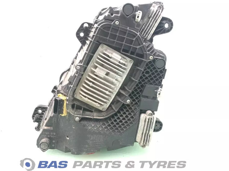 Volvo FH16 (FH5) Koplamp Rechts 22656780 - Koplamp voor Vrachtwagen: afbeelding 2 Volvo FH16 (FH5) Koplamp Rechts 22656780 - Koplamp voor Vrachtwagen: afbeelding 2