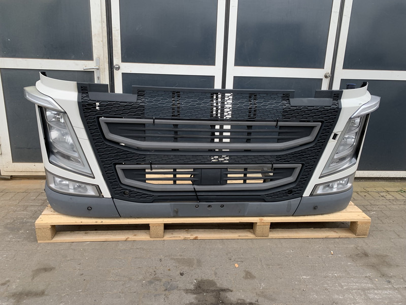 Volvo FH4 Bumper Volvo 21221138 - Bumper voor Vrachtwagen: afbeelding 1 Volvo FH4 Bumper Volvo 21221138 - Bumper voor Vrachtwagen: afbeelding 1