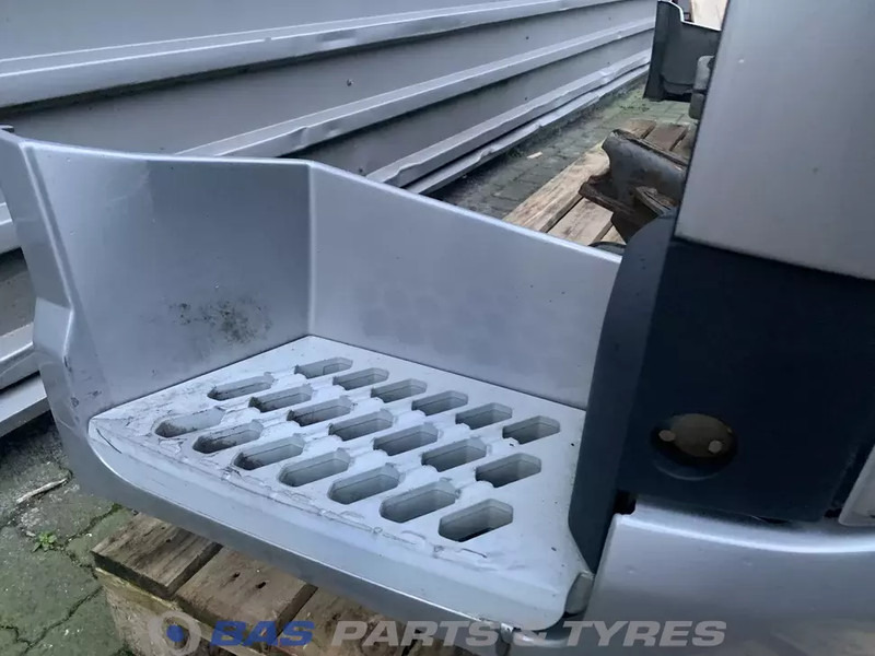 Bumper voor Vrachtwagen Volvo FH4 Bumper Volvo 82139942: afbeelding 7 Bumper voor Vrachtwagen Volvo FH4 Bumper Volvo 82139942: afbeelding 7