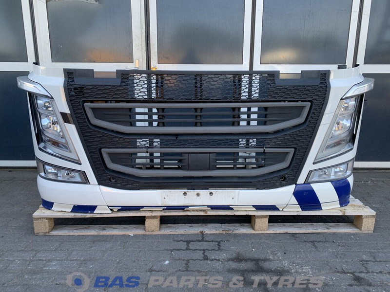 Volvo FH4 Bumper Volvo 82139942 - Bumper voor Vrachtwagen: afbeelding 1 Volvo FH4 Bumper Volvo 82139942 - Bumper voor Vrachtwagen: afbeelding 1
