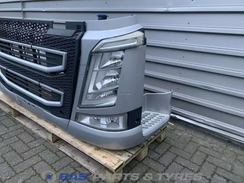 Volvo FH4 Bumper Volvo 82139942 - Bumper voor Vrachtwagen: afbeelding 2 Volvo FH4 Bumper Volvo 82139942 - Bumper voor Vrachtwagen: afbeelding 2