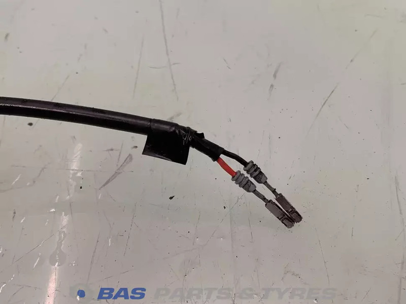 Volvo FH4 Opstap Rechts Volvo 82144986 - Carrosserie en exterieur voor Vrachtwagen: afbeelding 3 Volvo FH4 Opstap Rechts Volvo 82144986 - Carrosserie en exterieur voor Vrachtwagen: afbeelding 3