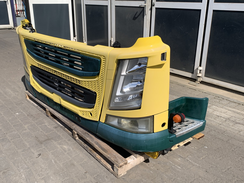 Volvo FM4 - Bumper voor Vrachtwagen: afbeelding 2 Volvo FM4 - Bumper voor Vrachtwagen: afbeelding 2