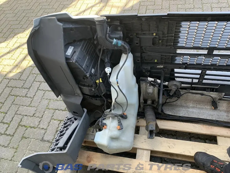 Volvo FM5 Bumper Volvo 84407376 - Bumper voor Vrachtwagen: afbeelding 4 Volvo FM5 Bumper Volvo 84407376 - Bumper voor Vrachtwagen: afbeelding 4