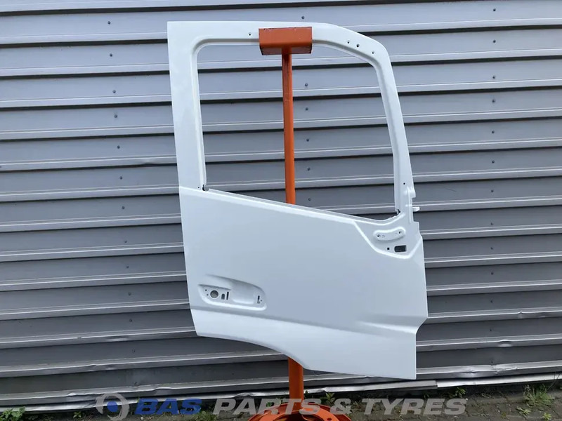Volvo FM5 - Deur en onderdelen voor Vrachtwagen: afbeelding 1 Volvo FM5 - Deur en onderdelen voor Vrachtwagen: afbeelding 1