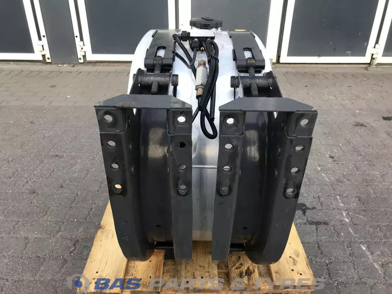 Volvo  - Brandstoftank voor Vrachtwagen: afbeelding 3 Volvo  - Brandstoftank voor Vrachtwagen: afbeelding 3