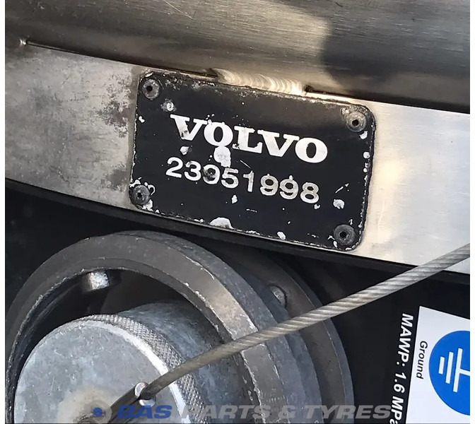 Volvo  - Brandstoftank voor Vrachtwagen: afbeelding 5 Volvo  - Brandstoftank voor Vrachtwagen: afbeelding 5