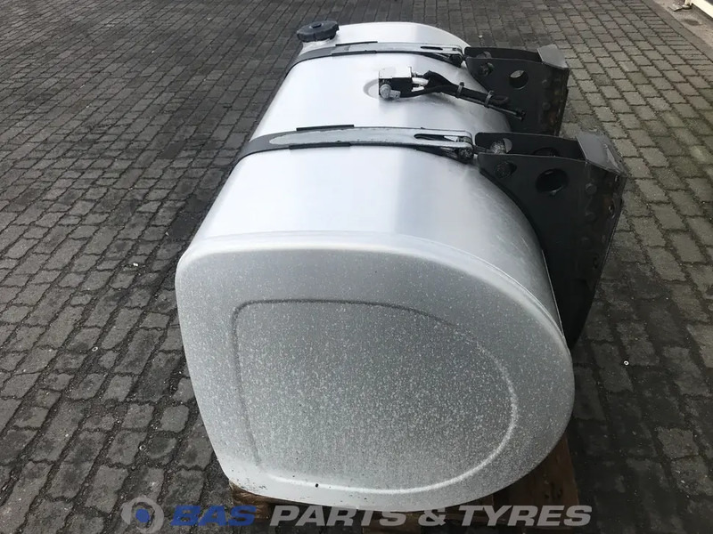 Volvo  - Brandstoftank voor Vrachtwagen: afbeelding 2 Volvo  - Brandstoftank voor Vrachtwagen: afbeelding 2