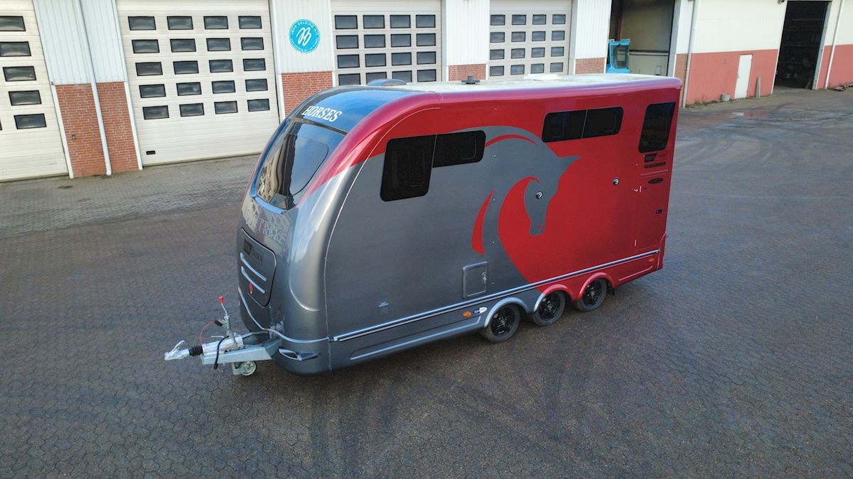 Equi-Trek Star-Treka - Paardentrailer: afbeelding 1 Equi-Trek Star-Treka - Paardentrailer: afbeelding 1