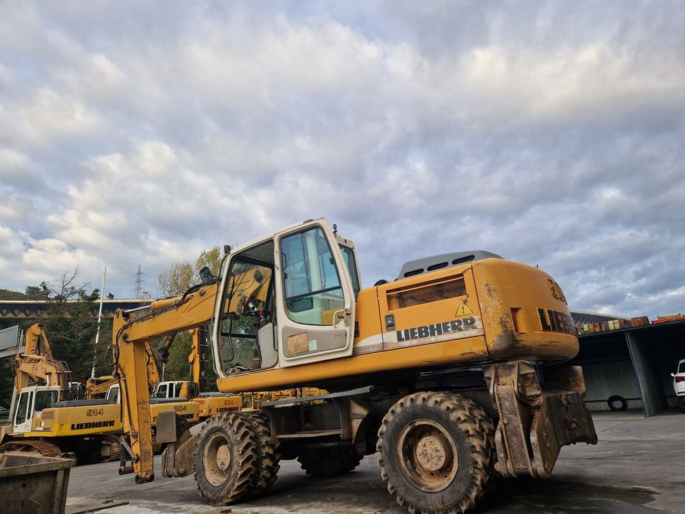 LIEBHERR A904C - Mobiele graafmachine: afbeelding 2 LIEBHERR A904C - Mobiele graafmachine: afbeelding 2