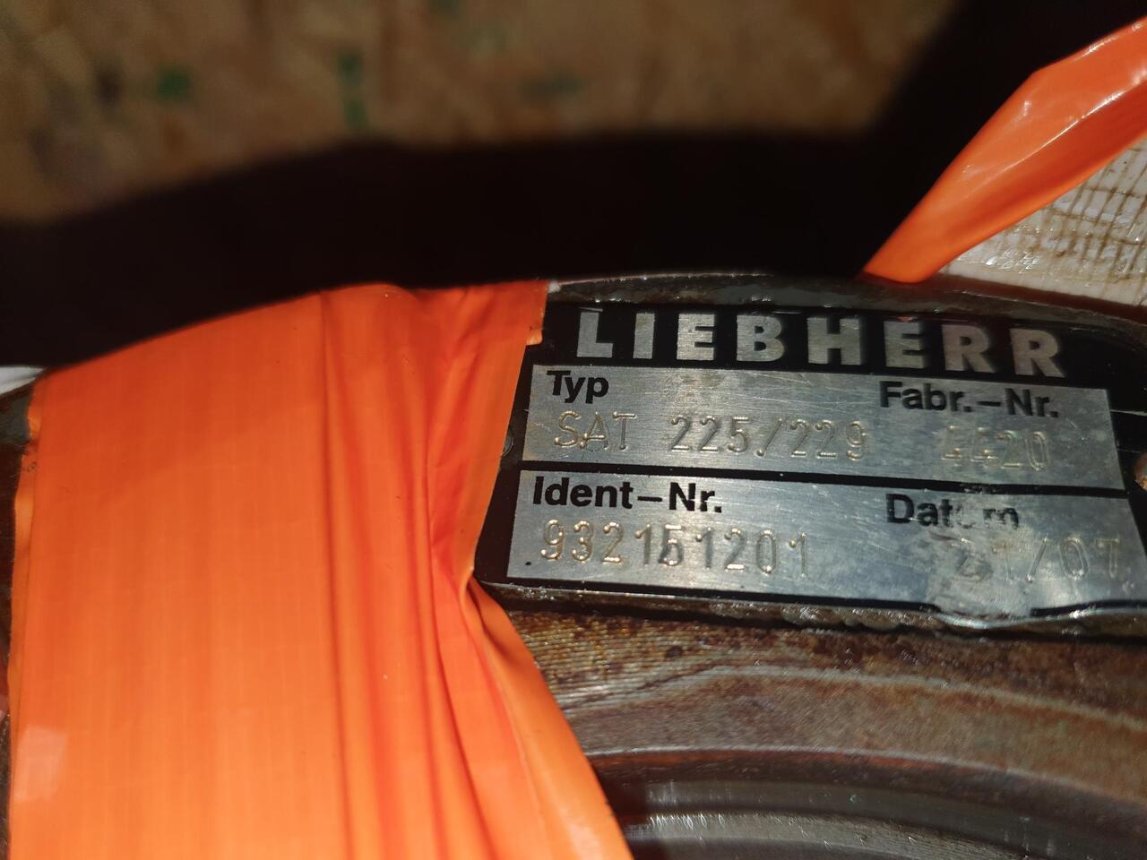 LIEBHERR SAT 225/229  - Transmissie voor Bouwmachine: afbeelding 2 LIEBHERR SAT 225/229  - Transmissie voor Bouwmachine: afbeelding 2