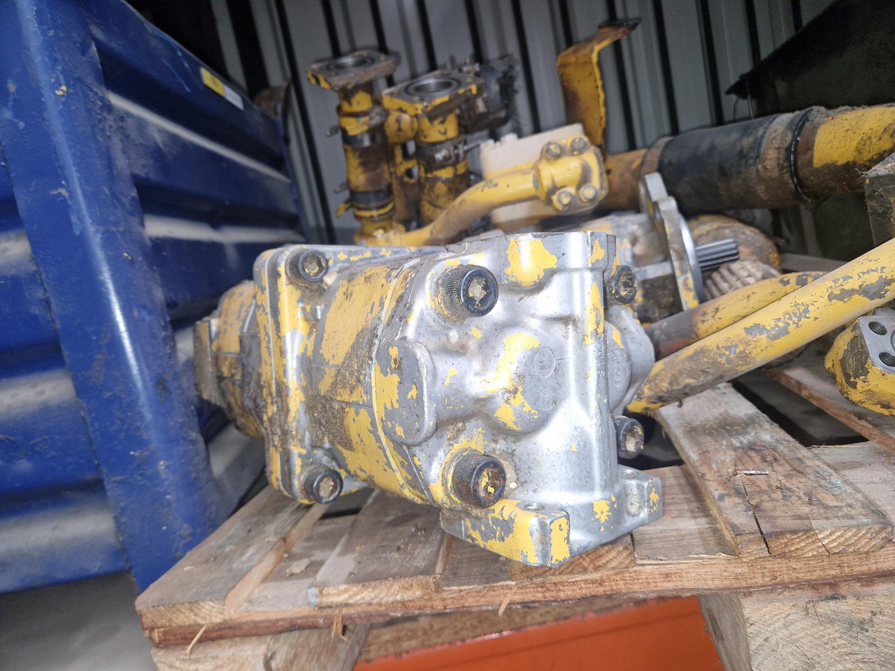 KOMATSU HD 465.3 - Onderdelen voor Bouwmachine: afbeelding 1 KOMATSU HD 465.3 - Onderdelen voor Bouwmachine: afbeelding 1
