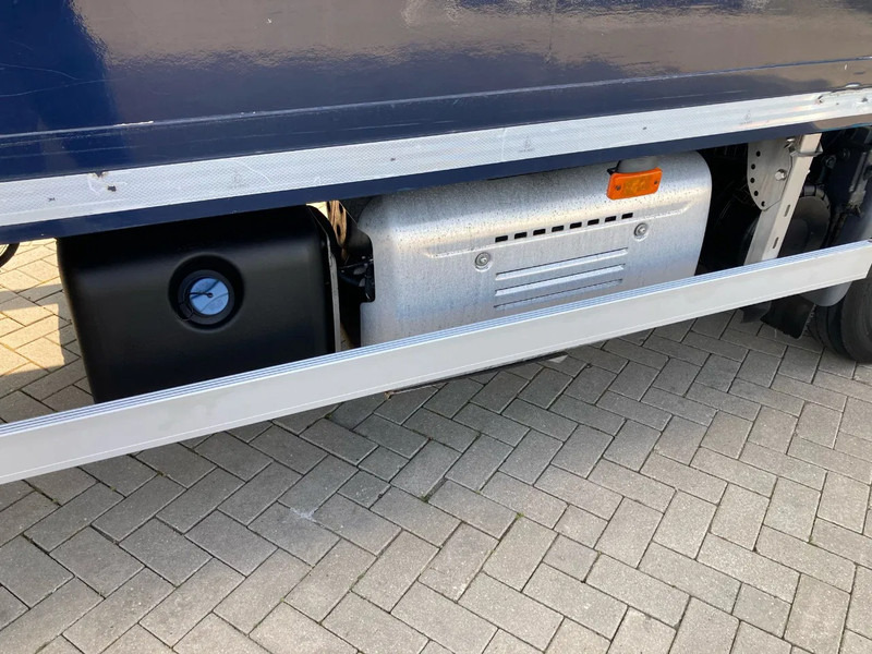 Bakwagen DAF LF 210 Day Cab, Plywood Box, Zijdeur, Laadklep: afbeelding 7