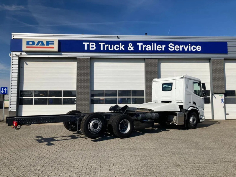 DAF XD 450 FAN CHASSIS SLEEPER CAB PTO STEERING LIFTAXLE 505WB - NEW - Chassis vrachtwagen: afbeelding 3 DAF XD 450 FAN CHASSIS SLEEPER CAB PTO STEERING LIFTAXLE 505WB - NEW - Chassis vrachtwagen: afbeelding 3