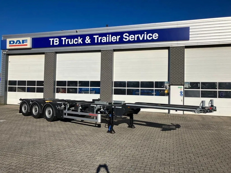 Kässbohrer SHG AVH / 45 - 12 / 27 Voor- en achterzijde uitschuifbaar -> 20"/40"/45" - Containertransporter/ Wissellaadbak oplegger: afbeelding 2 Kässbohrer SHG AVH / 45 - 12 / 27 Voor- en achterzijde uitschuifbaar -> 20"/40"/45" - Containertransporter/ Wissellaadbak oplegger: afbeelding 2