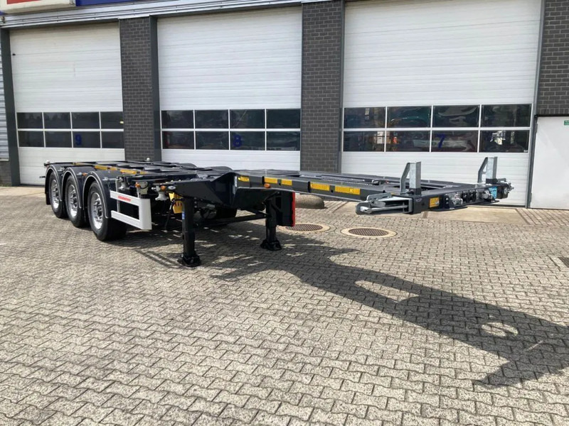 Kässbohrer SHG AVMH / 45 - 12 / 27 - Multi uitschuifbaar chassis -> 20"/30"/40"/45" - Containertransporter/ Wissellaadbak oplegger: afbeelding 4 Kässbohrer SHG AVMH / 45 - 12 / 27 - Multi uitschuifbaar chassis -> 20"/30"/40"/45" - Containertransporter/ Wissellaadbak oplegger: afbeelding 4
