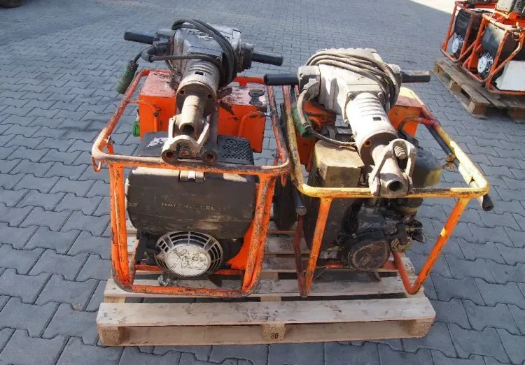 Agregat Bosch 2006 i Młot do kucia - Bouwmaterieel: afbeelding 2 Agregat Bosch 2006 i Młot do kucia - Bouwmaterieel: afbeelding 2