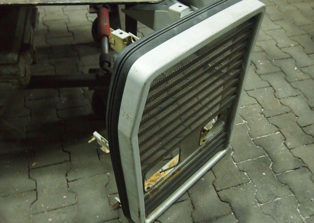 Części do Ciągnika Massey Ferguson MF 3000, 6000 Przedni grill maskę do Massey Ferguson serii 3000, 3100.
z lampami - Rooster voor Landbouwmachine: afbeelding 1 Części do Ciągnika Massey Ferguson MF 3000, 6000 Przedni grill maskę do Massey Ferguson serii 3000, 3100.
z lampami - Rooster voor Landbouwmachine: afbeelding 1