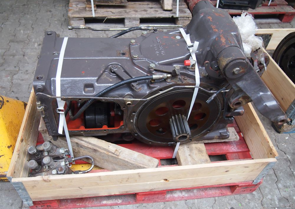 Części do Ciągnika Massey Ferguson MF 3000, 6000  Tylny most z podnośnikiem od MF 3000, 6000 - Achterass voor Landbouwmachine: afbeelding 5 Części do Ciągnika Massey Ferguson MF 3000, 6000  Tylny most z podnośnikiem od MF 3000, 6000 - Achterass voor Landbouwmachine: afbeelding 5