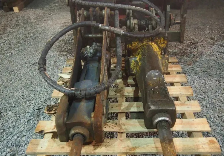 Młotek do kucia Kubota 2010 wyburzeniowy - Hydraulische hamer voor Bouwmachine: afbeelding 2 Młotek do kucia Kubota 2010 wyburzeniowy - Hydraulische hamer voor Bouwmachine: afbeelding 2