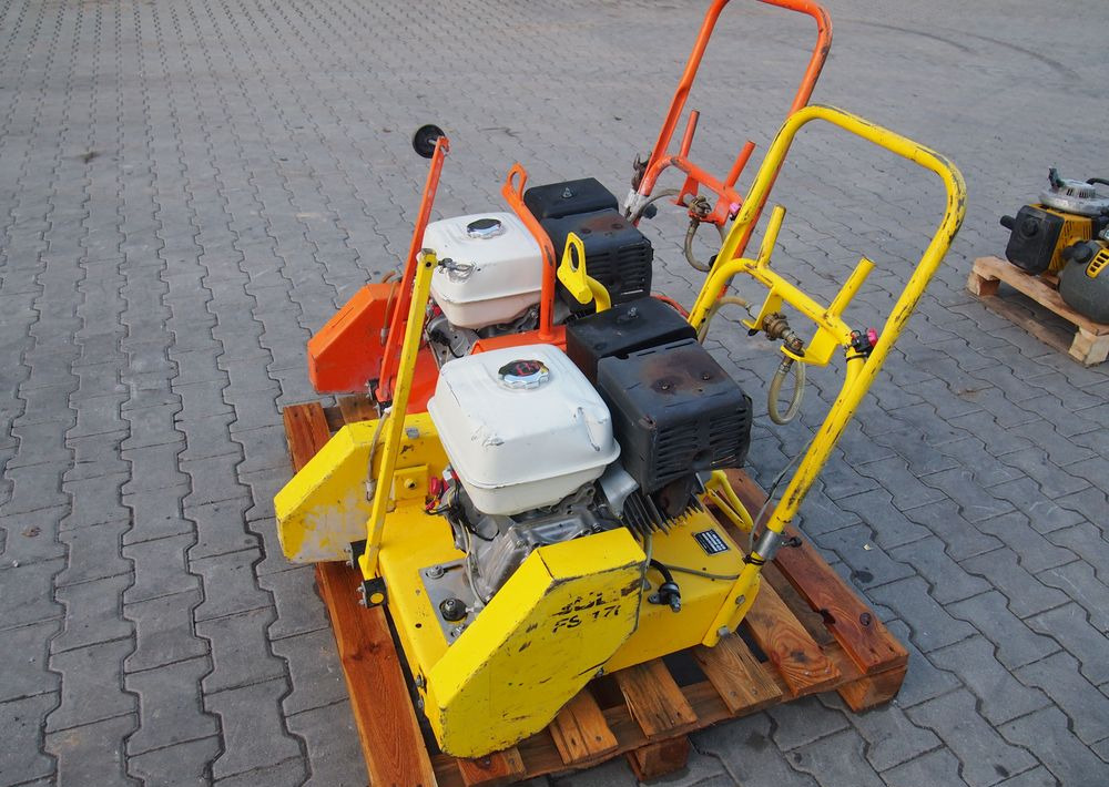 Piła do cięcia GOLZ FS 170 2006 PIŁA DO CIĘCIA asfaltu i betonu - Bouwmaterieel: afbeelding 4 Piła do cięcia GOLZ FS 170 2006 PIŁA DO CIĘCIA asfaltu i betonu - Bouwmaterieel: afbeelding 4